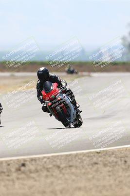 media/Jun-07-2025-TrackDaz (Sat) [[4413525952]]/C Group/240pm (Turn 9)/